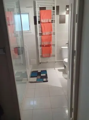 Salle de bains dans l'établissement La Maison du Druide