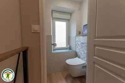 Salle de bains dans l'établissement Charmante Maison centre-ville avec terrasse !