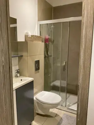 Salle de bains dans l'établissement Kezy appartement 4 personne bébé