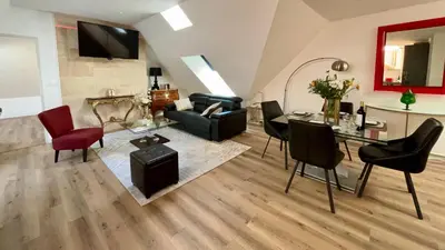 Télévision ou salle de divertissement dans l'établissement Halte à la Tour Balhan Château Thierry