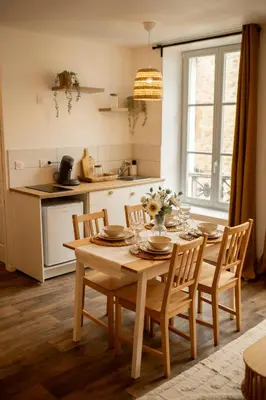 Cuisine ou kitchenette dans l'établissement La halte ducale #1