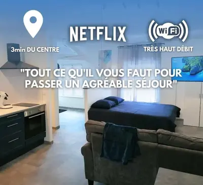 Télévision ou salle de divertissement dans l'établissement LaSweetHouseBleutée Tout confort