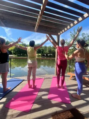 Clients de l'établissement Domaine de Neuville - Ecolodges flottants en Champagne