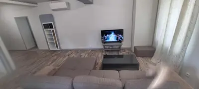 Télévision ou salle de divertissement dans l'établissement Le Nid de Trosly - grand, confortable et calme