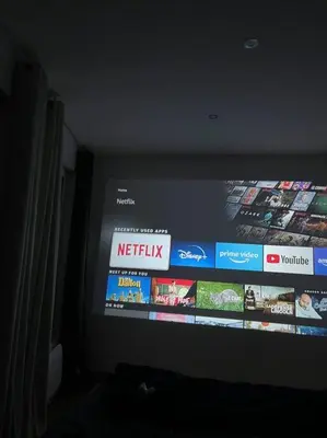 Télévision ou salle de divertissement dans l'établissement Beautiful appartement with perfect location