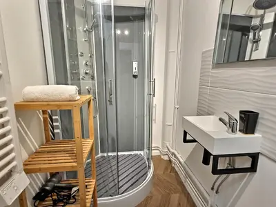 Plan de l'établissement Superbe, T2 Spacieux 50m², Hypercentre, Neuf, RDC