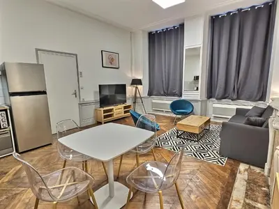 Coin salon dans l'établissement Superbe, T2 Spacieux 50m², Hypercentre, Neuf, RDC