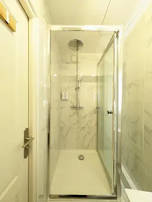 Salle de bains dans l'établissement ☆ Ecrin De La Fontaine ☆