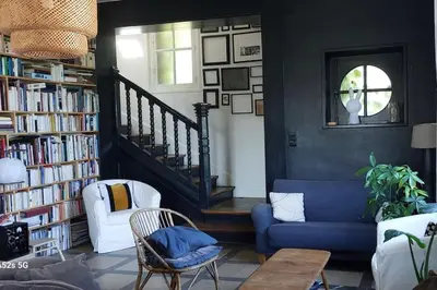Coin salon dans l'établissement Maison ancienne de 170 m2
