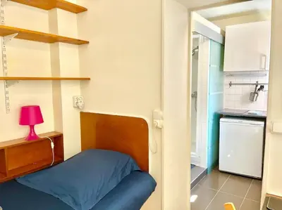 Cuisine ou kitchenette dans l'établissement Studette Chabaud Cour