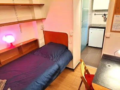 Cuisine ou kitchenette dans l'établissement Studette Chabaud Cour
