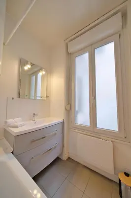 Salle de bains dans l'établissement L'Ange au Sourire - Cathédrale - 3 appartements