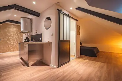 Cuisine ou kitchenette dans l'établissement L'Azur doré, studio pour 2 voyageurs