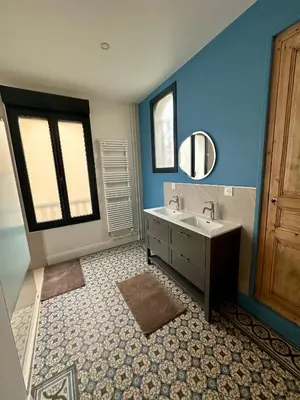 Salle de bains dans l'établissement Gîte La Villa Marcelle
