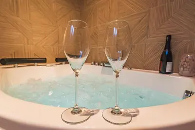 Boissons dans l'établissement L Envolé - Jacuzzi - Proche Gare et Centre ville