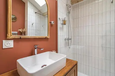 Salle de bains dans l'établissement Millésime Duplex, Centre de Reims