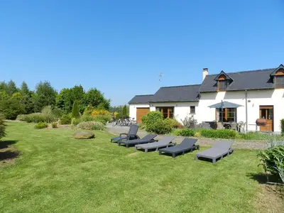 Jardin de l'établissement Gîte La Grenouillère