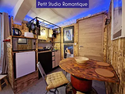 Cuisine ou kitchenette dans l'établissement Appartements Studio et Japan Room - Proche Disneyland Paris