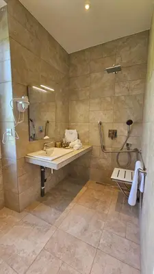 Salle de bains dans l'établissement Maison d'hôtes Café Bulle