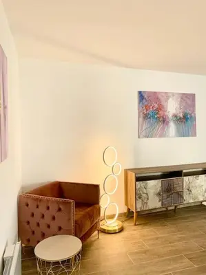 Coin salon dans l'établissement La BULLE du 235