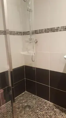 Salle de bains dans l'établissement Chez Chantal à Ay