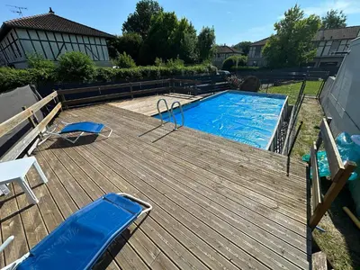 Piscine de l'établissement Charmante maison comme chez soi ou située à proximité