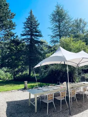 Jardin de l'établissement Maison de maître 15 personnes