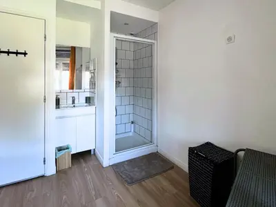 Salle de bains dans l'établissement SQ Appartement - 2 Chambres - Proche Gare - Wi-Fi