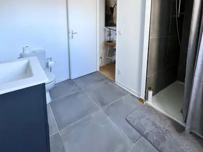 Un ou plusieurs lits dans un hébergement de l'établissement SQ Appart élégance - Appartement 1 Chambre - Gare St Quentin - Parking