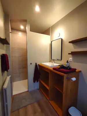 Salle de bains dans l'établissement Suite - Chambre Cherry Plum