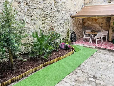 Jardin de l'établissement Nouveau ! Place Gambetta superbe 2 pièces avec cour ensoleillée