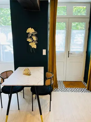 Plan de l'établissement Nouveau ! Place Gambetta superbe 2 pièces avec cour ensoleillée