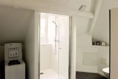 Salle de bains dans l'établissement Le Rémois proche du centre-ville