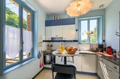 Cuisine ou kitchenette dans l'établissement L’Éclusière - Charmante maison éclusière