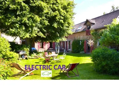 Jardin de l'établissement Tente mongole 4 saisons cosy et spacieux