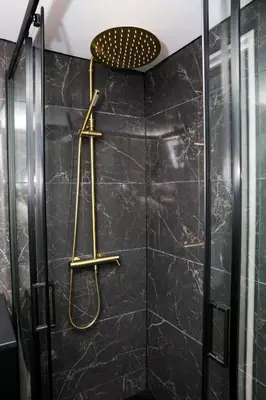 Salle de bains dans l'établissement Cinéma Privé-Compiègne - Sitivia