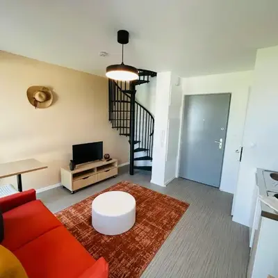 We Live In R - Duplex 501