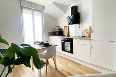 Cuisine ou kitchenette dans l'établissement Le Villebois