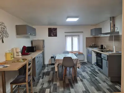 Cuisine ou kitchenette dans l'établissement Gite chez carole