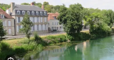 Vue sur la rivière ou le fleuve situé(e) à proximité de the country house