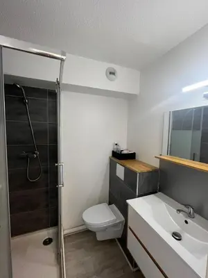 Salle de bains dans l'établissement Studio 306 - Gare - Arena - centre Reims