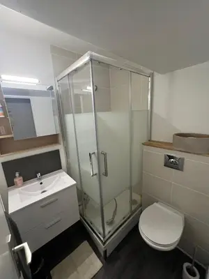 Salle de bains dans l'établissement Studio 306 - Gare - Arena - centre Reims