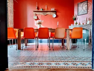 Coin salon dans l'établissement Villa spacieuse avec jardin, terrasse, et équipements complets à Baives, proche Belgique et Val Joly - FR-1-510-218