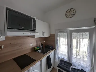Cuisine ou kitchenette dans l'établissement Duplex77 with garage Near Disney