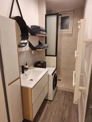 Salle de bains dans l'établissement Les Arquebusiers