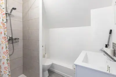 Salle de bains dans l'établissement Confortable studio tout confort