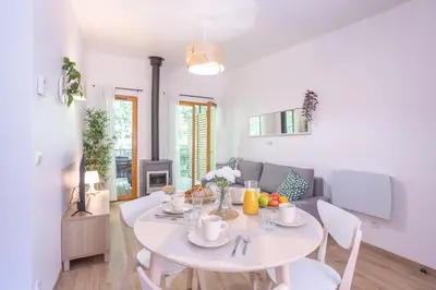 Coin salon dans l'établissement Le Sureau Noir S23A - Le Val Joly