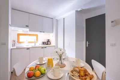 Cuisine ou kitchenette dans l'établissement Le Sureau Noir S23A - Le Val Joly