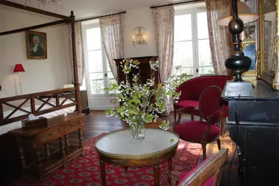 Coin salon dans l'établissement Château de Pommeuse