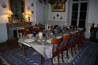 Restaurant ou autre lieu de restauration dans l'établissement Château de Pommeuse